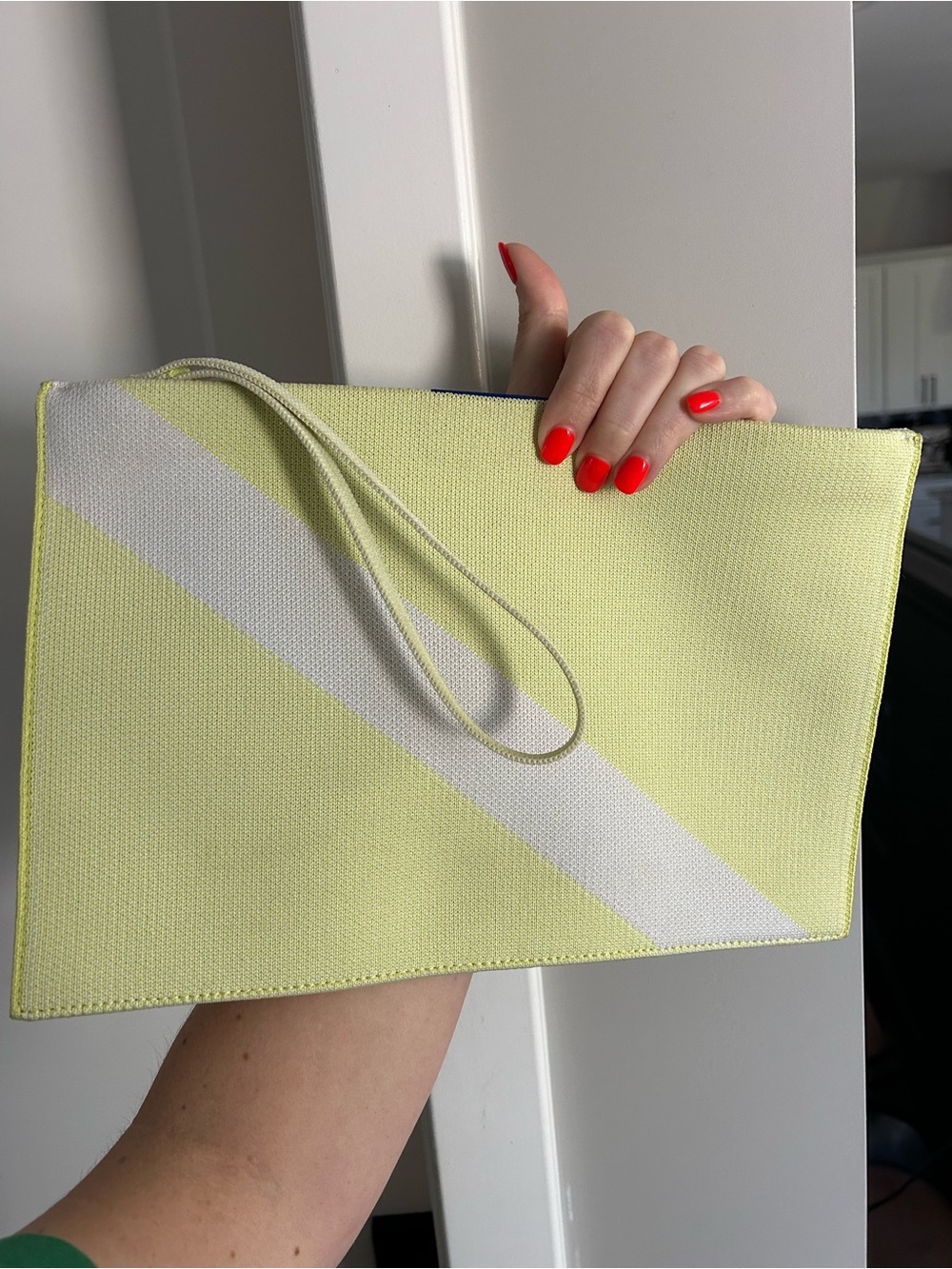 Rothy’s ESSENTIAL POUCH IN LIME GREEN